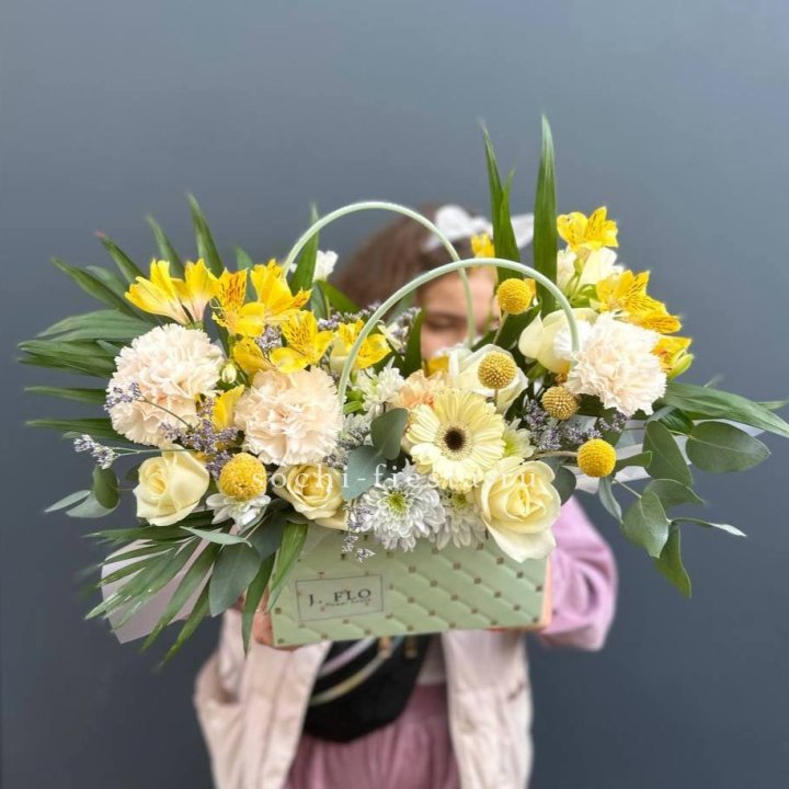 Сумочка с розами "Эпиа" в Армавире