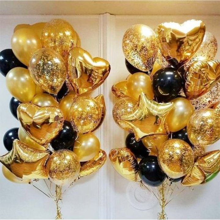 Фонтан шаров "Чёрное золото" в Армавире