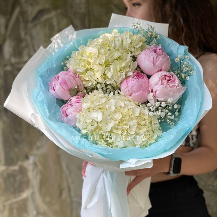 Букет с пионами "Блюсом" в Армавире