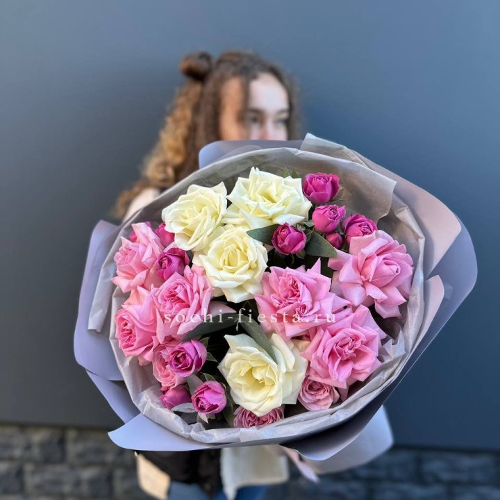 Букет французских и пионовидных роз в Армавире