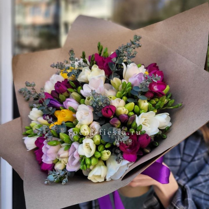 Букет фрезий "Радуга" в Армавире
