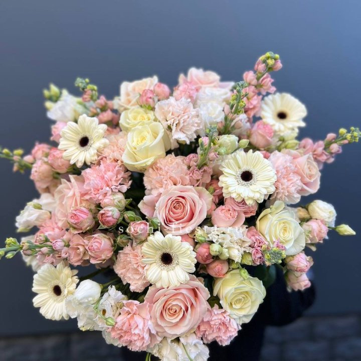 Авторский букет "Нежный" в Армавире