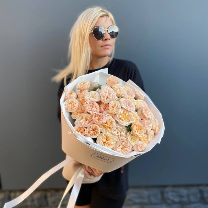 15 пионовидных роз №2 в Армавире