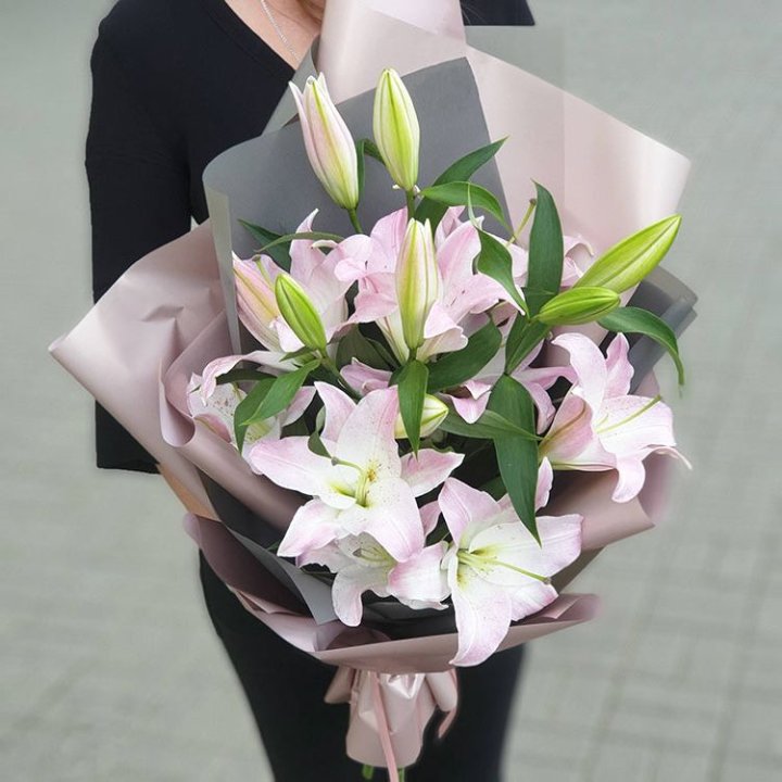 Букет розовых лилий в Армавире