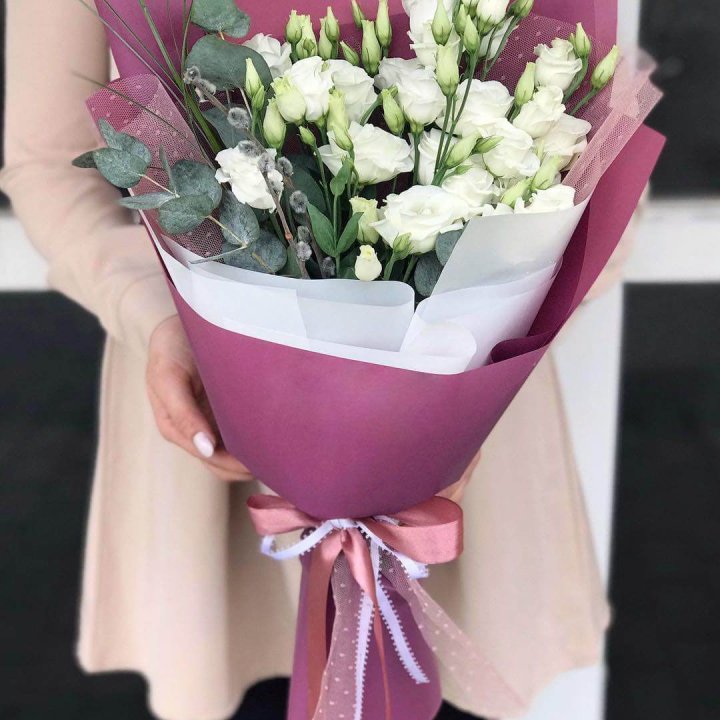 Эустомы с эвкалиптом в Армавире