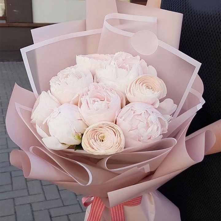 Пионы и ранункулюсы в Армавире