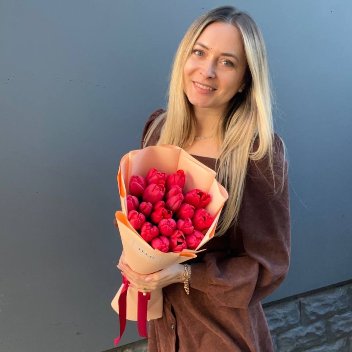  19 красных тюльпанов в Армавире