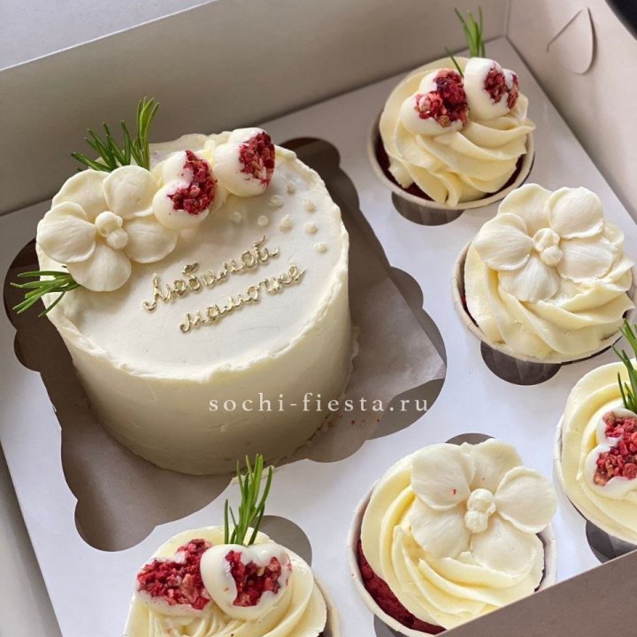 Капкейки и бенто-торт "Мамочке" в Армавире