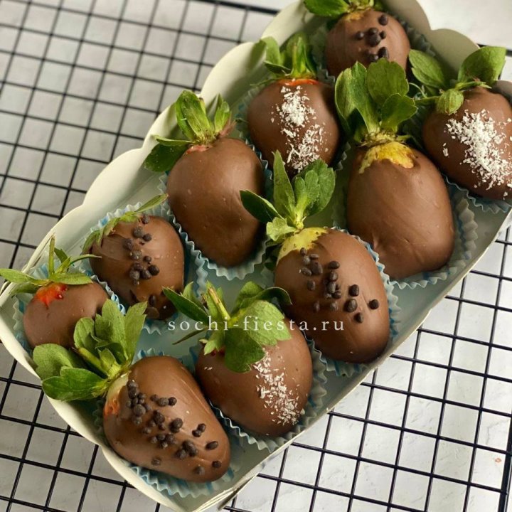 Клубника в шоколаде 10 ягод в Армавире