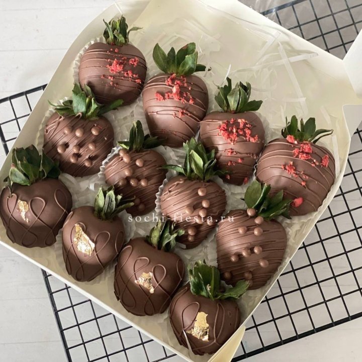 Клубника в шоколаде 12 ягод в Армавире