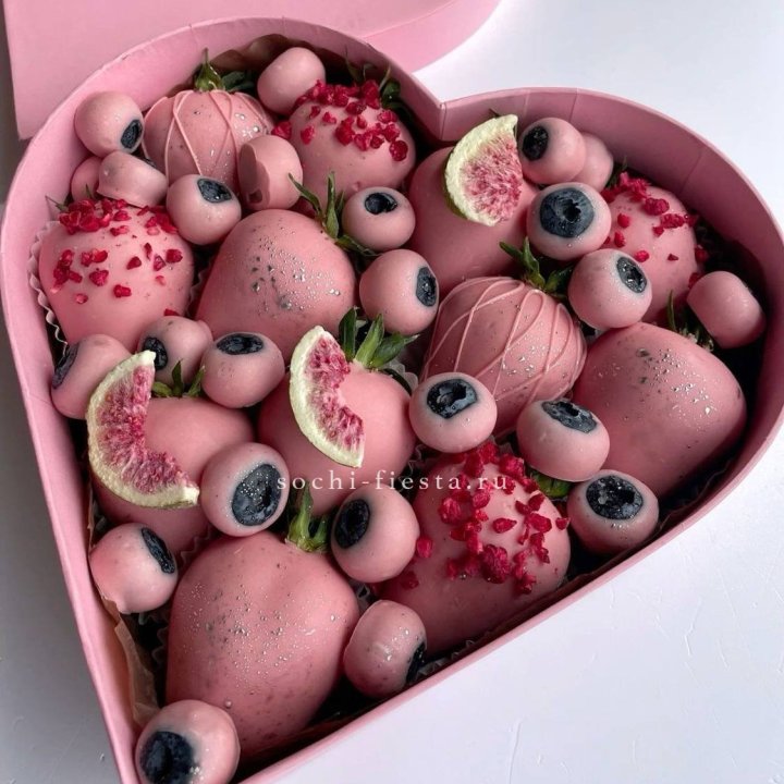 Клубника в шоколаде Сердце в Армавире