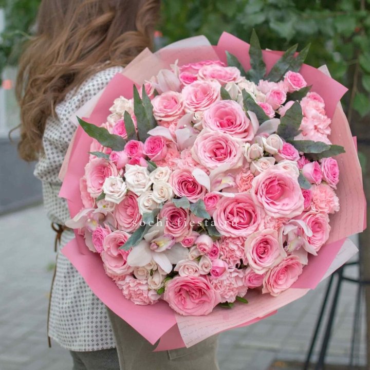 Дизайнерский букет "Барби" в Армавире