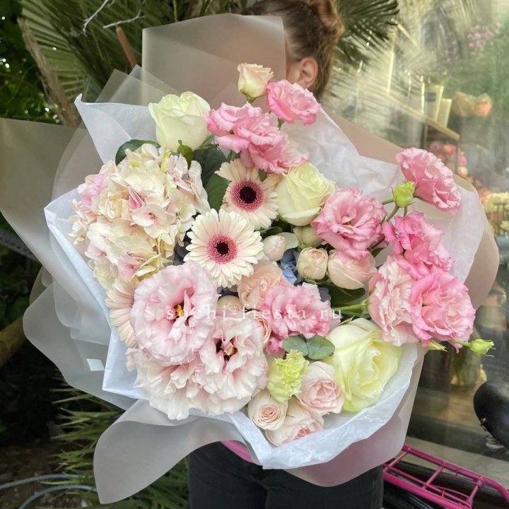 Дизайнерский букет "Лаундж пак" в Армавире