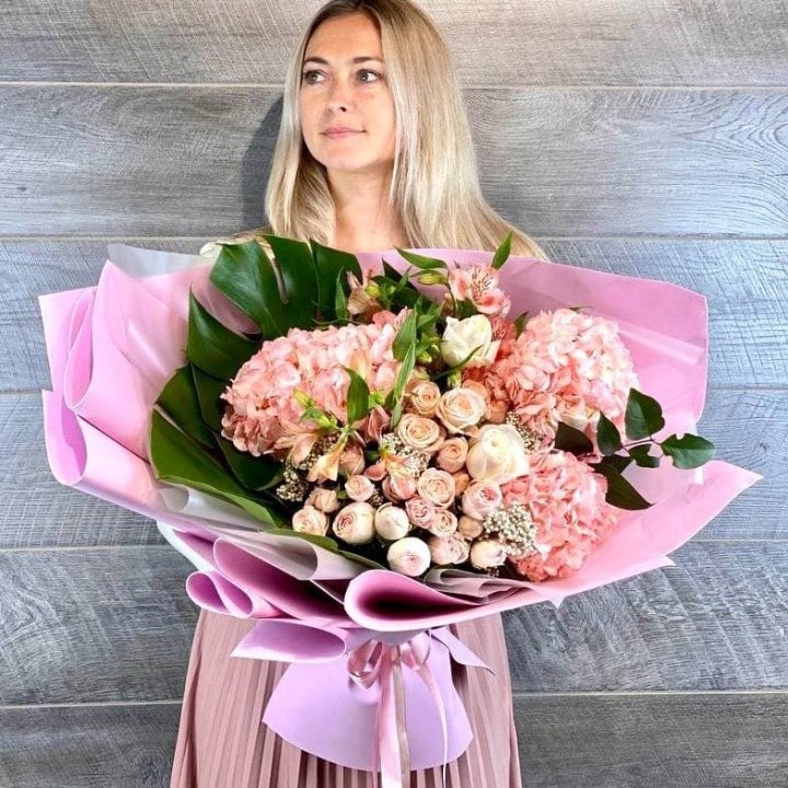 Дизайнерский букет "Валенсия-2" в Армавире