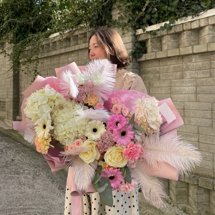 Дизайнерский букет "Валенсия" в Армавире