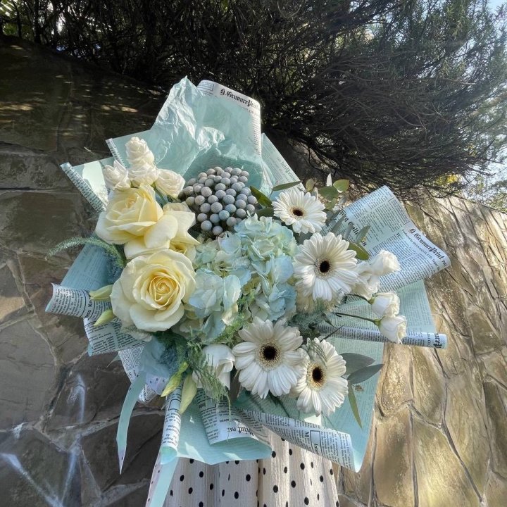 Дизайнерский букет "Линдж-блю" в Армавире