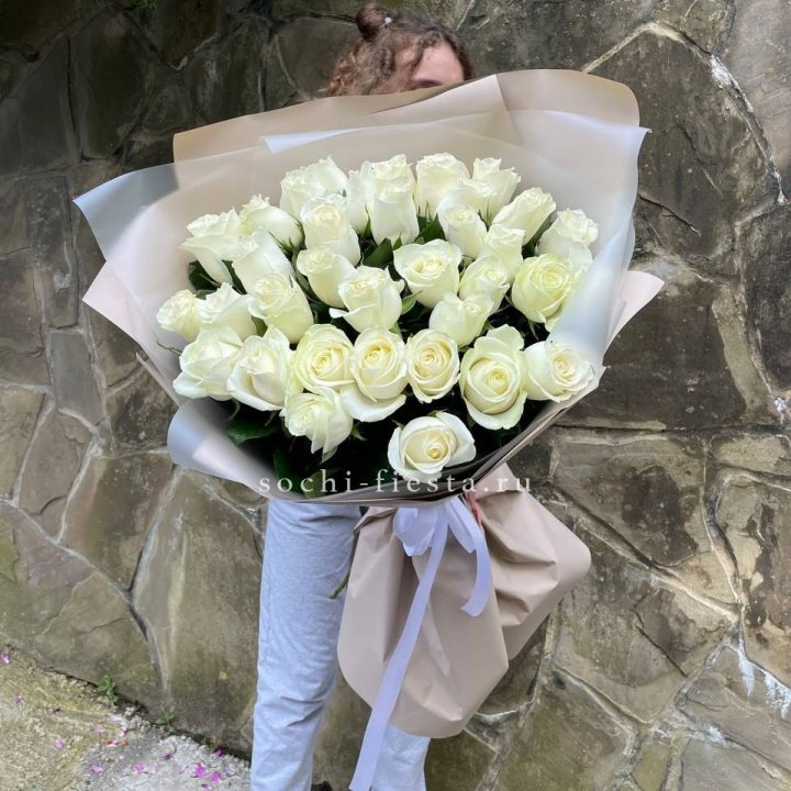35 голландских роз в Армавире