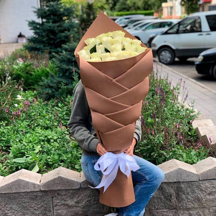 Голландские розы белые "Рыбка" в Армавире