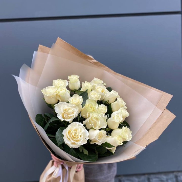  Букет  высоких белых роз   в Армавире
