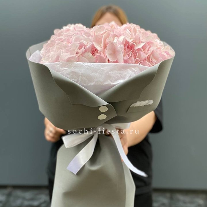  Букет  пиджачок из 5 гортензий в Армавире