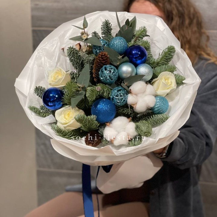 Новогодний букет "Синий иней" в Армавире