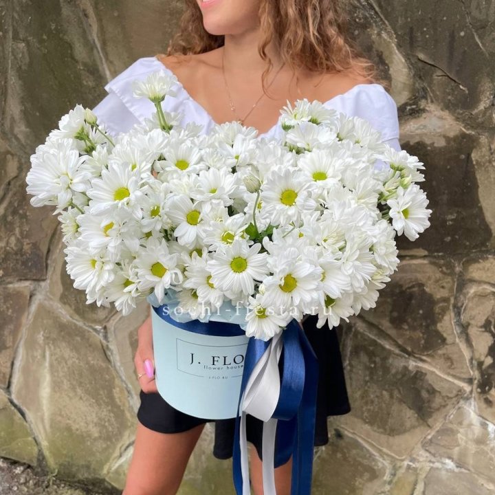 Коробка с хризантемами №2 в Армавире