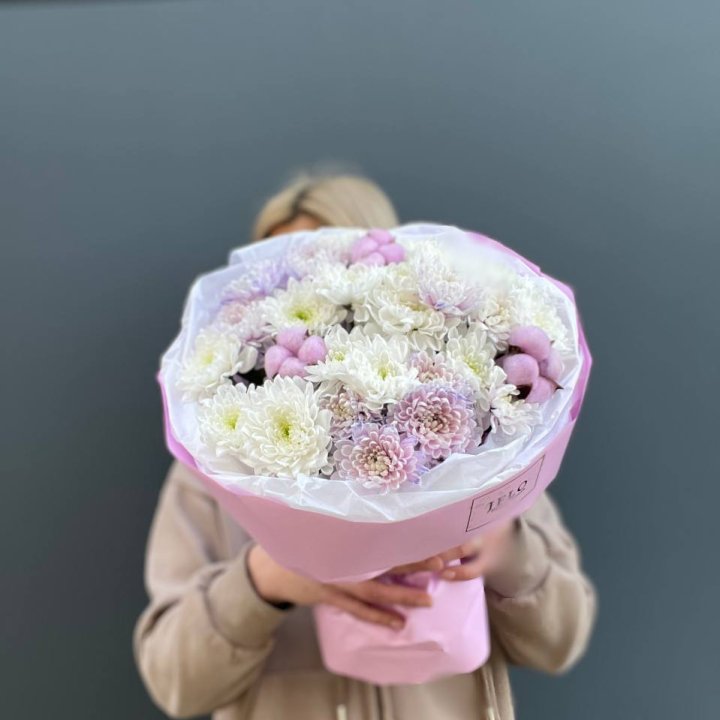 7 нежных хризантем в Армавире