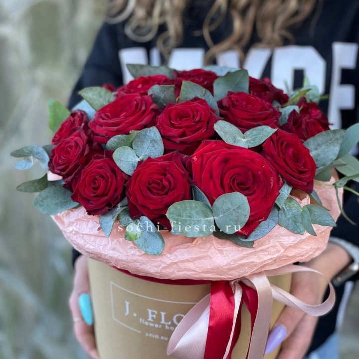 21 Красная роза в боксе №1 в Армавире