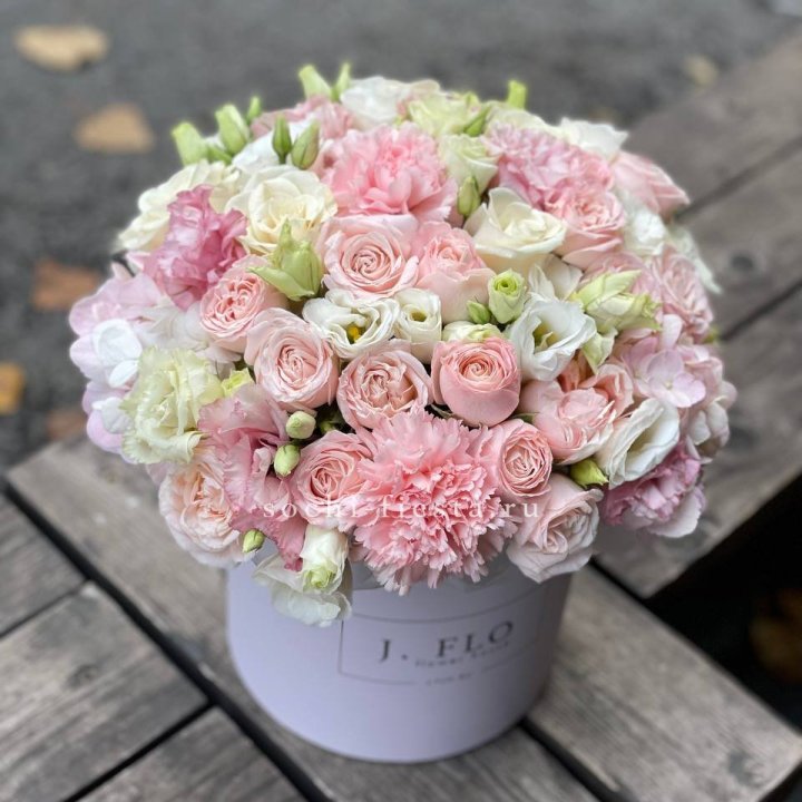 Цветочный бокс "Люксур" в Армавире