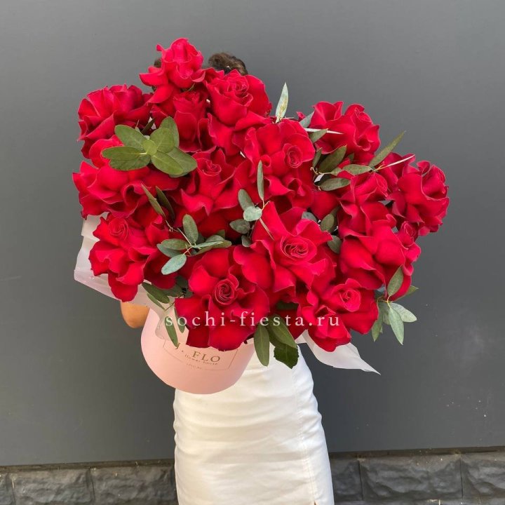 Бокс из 17 французских роз в Армавире