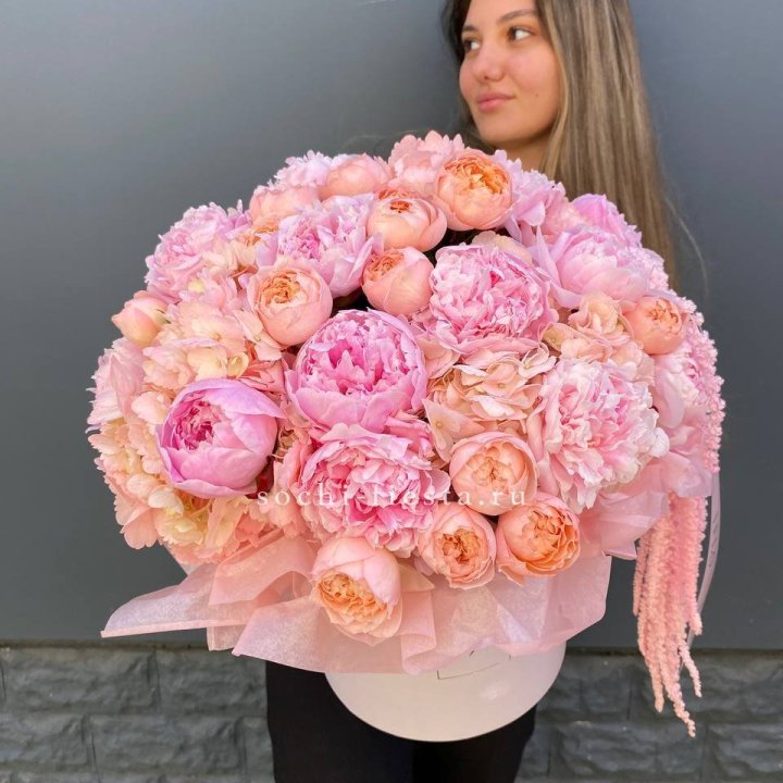 Коробка с пионами "Дабл фловер" в Армавире