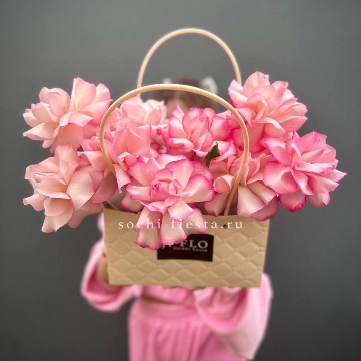 Сумочка розовых роз Венди в Армавире