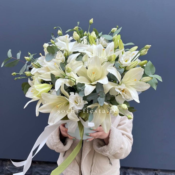 Бокс лилий и эустомы в Армавире