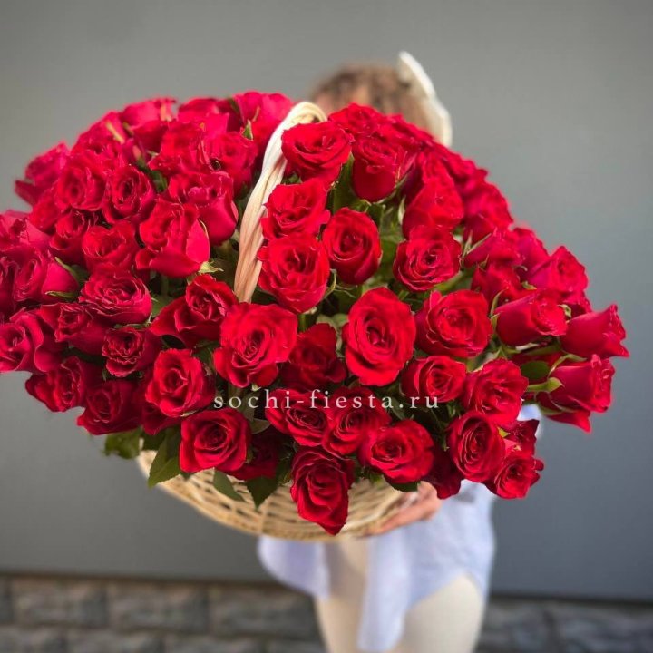 121 красная роза в корзине   в Армавире