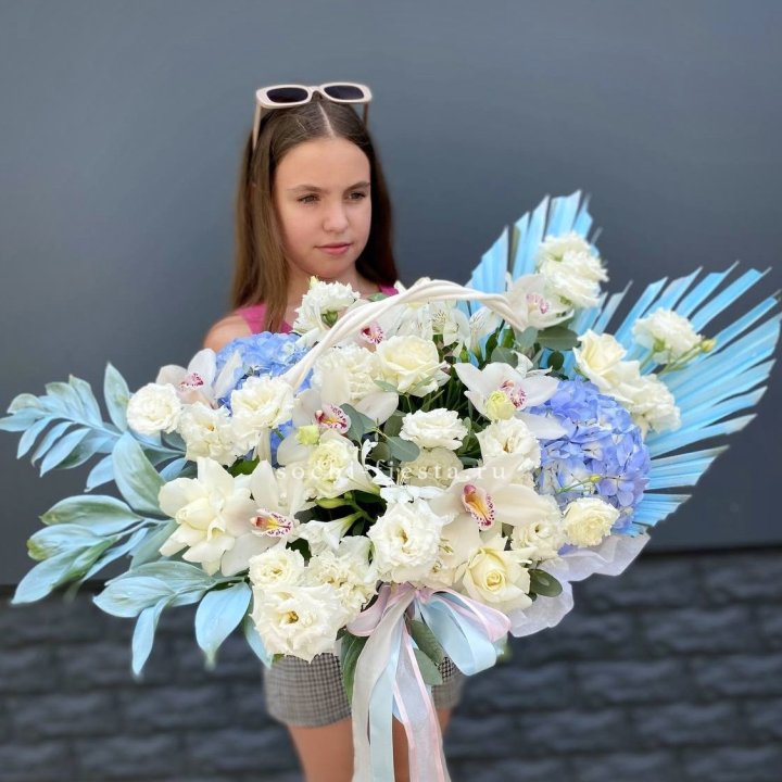 Цветочная корзина "Блю винч" в Армавире