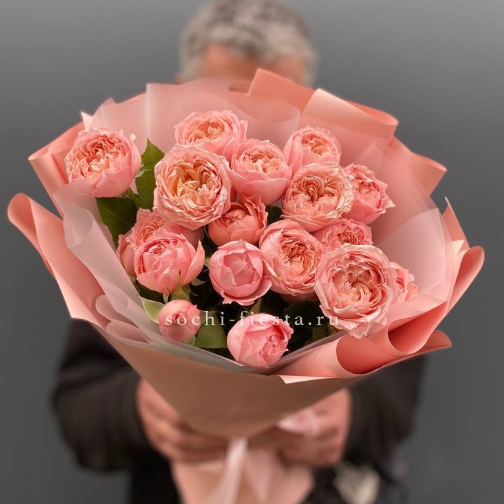 Букет комплимент из кустовых роз Джульетта в Армавире