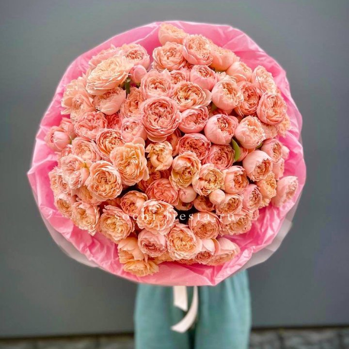 Букет кустовых пионовидных роз Джульетта "Принцесса" в Армавире