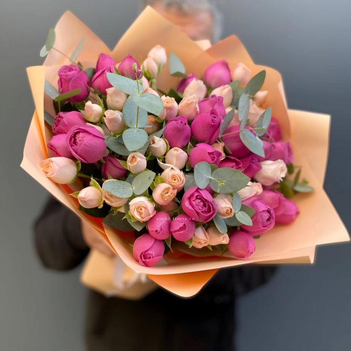 Букет кустовых роз Тендернес в Армавире