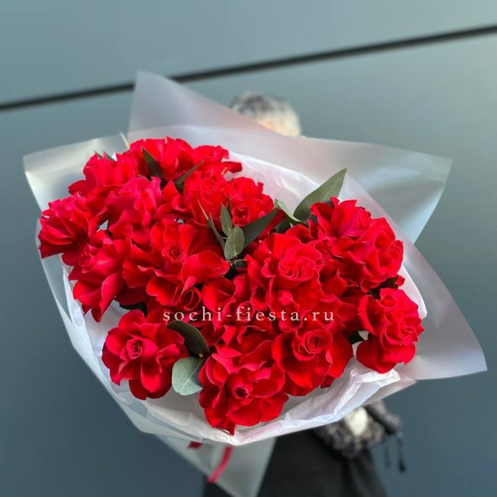 21 Красная французская роза в Армавире