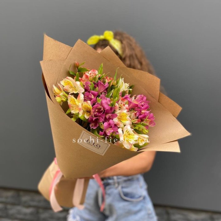 Альстромерии в крафте в Армавире