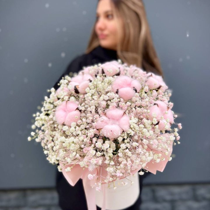 Гипсофилы с хлопком в шляпной коробке в Армавире