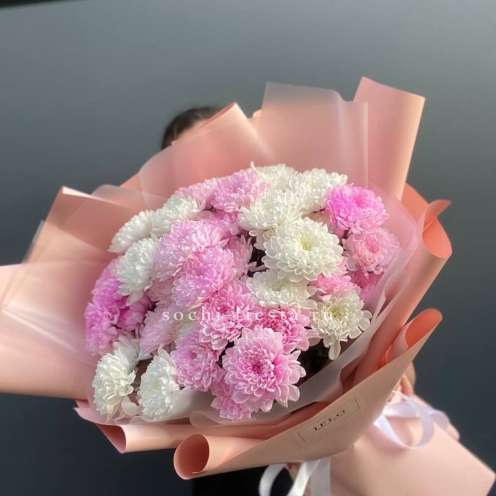  Букет бело-розовых хризантем  в Армавире