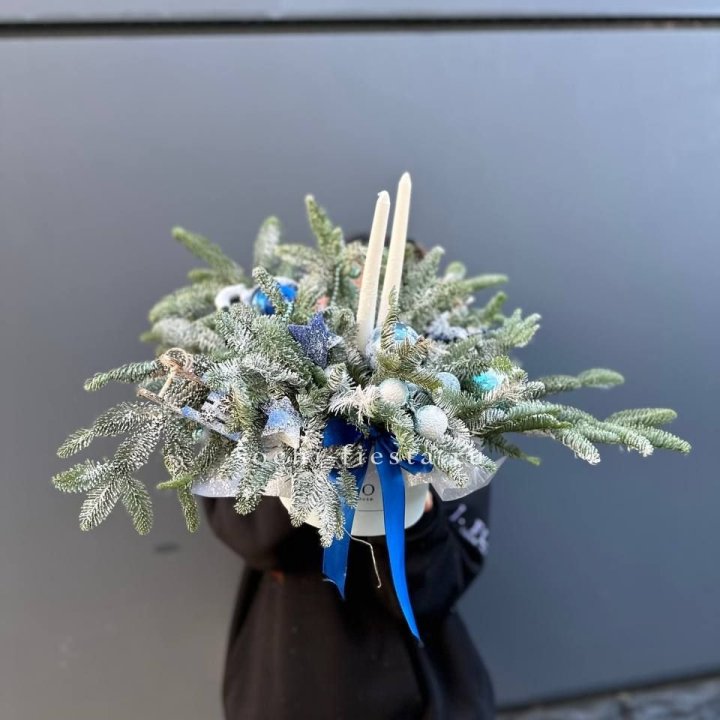 Новогодняя композиция в коробке  в Армавире