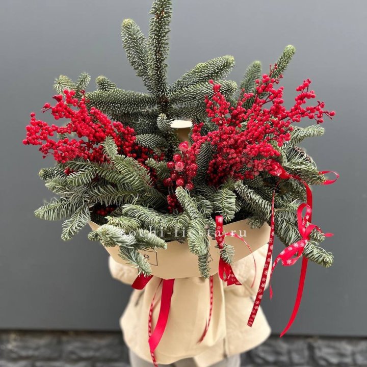 Букет нобилиса и ягод в Армавире