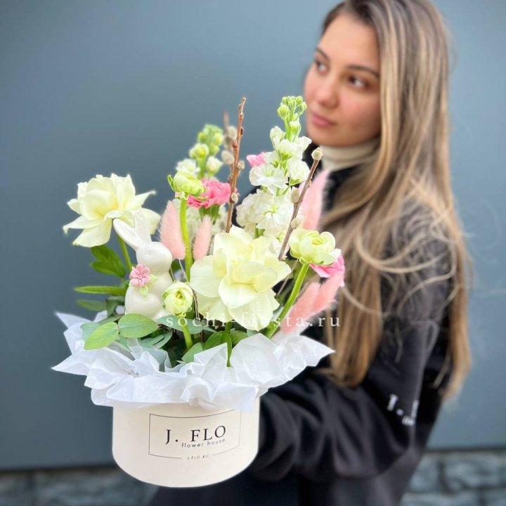 Цветочный бокс "Пасхальная композиция" в Армавире