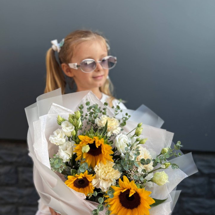  Букет  из стойких цветов с подсолнухами в Армавире