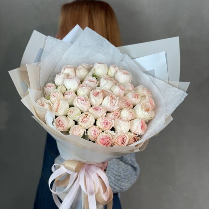 Букет пионовидных роз Пур лав в Армавире