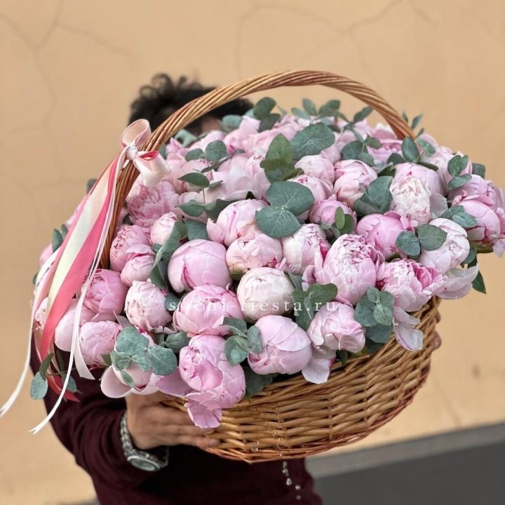 Корзина пионов "75" в Армавире