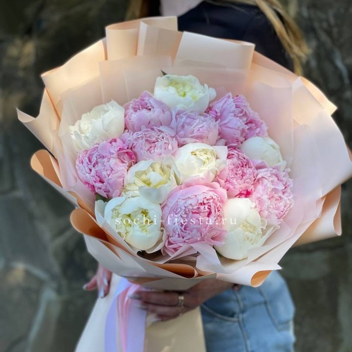 Букет 15 зефирных пионов в Армавире