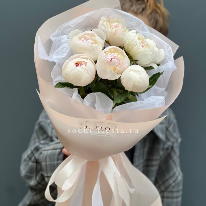 Букет белых пионов в Армавире